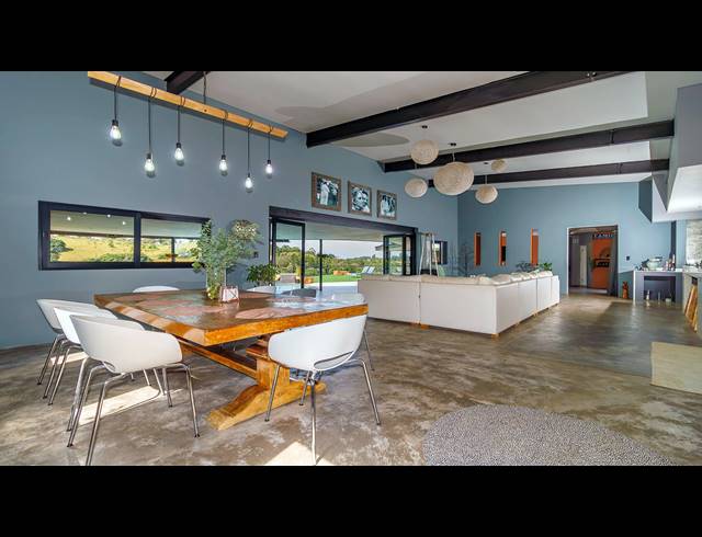 6 BEDROOM TOWNHOUSE FOR SALE IN CRESTHOLME